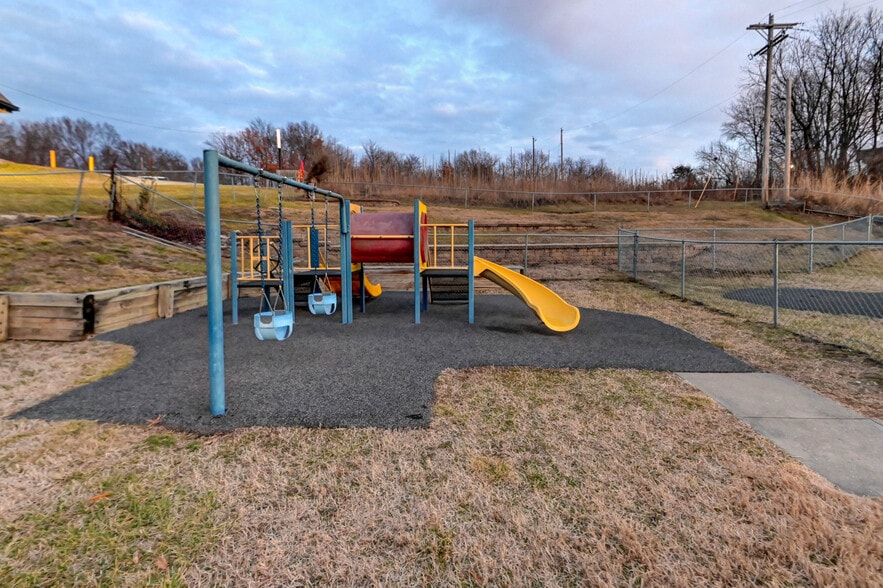 More Photos Of 2901 M 291 Frontage Rd, Independence Schools For Sale