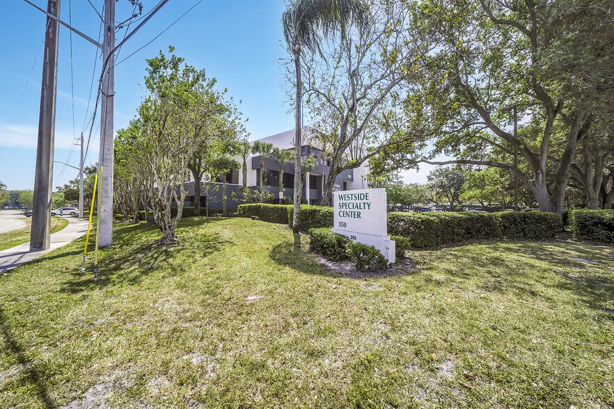 More Photos Of 350 N Pine Island Rd, Plantation Medical For Lease