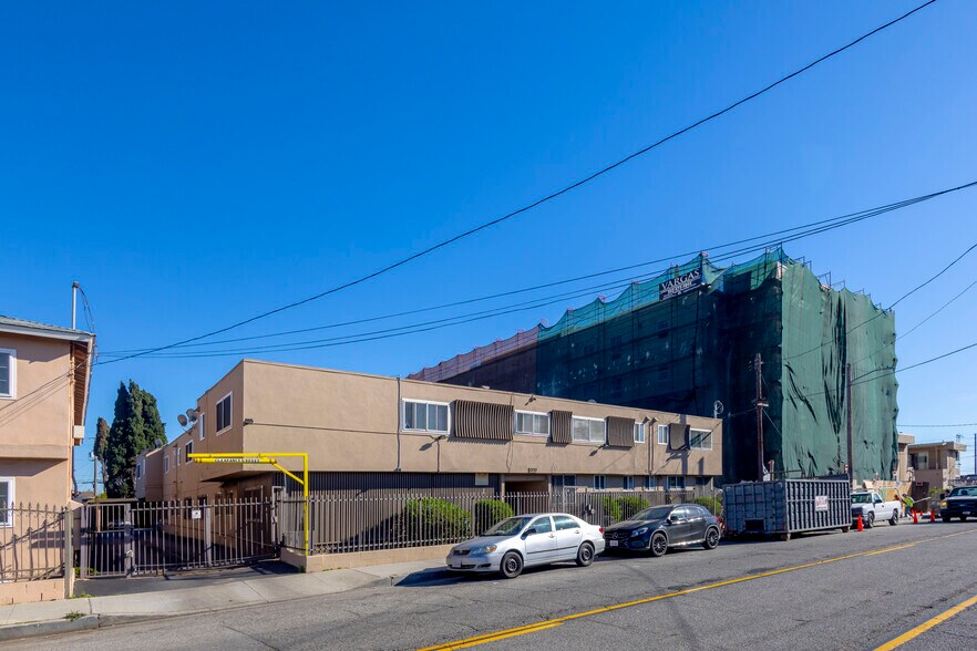 More Photos Of 10130 S Inglewood Ave, Inglewood Apartments For Sale
