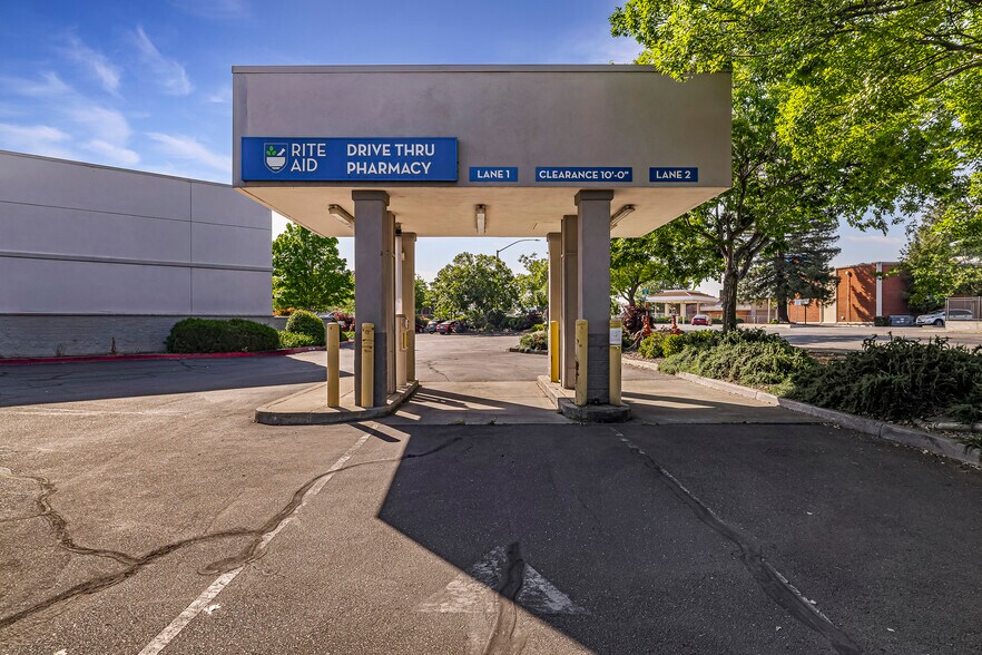 More Photos Of 2700 Oro Dam Blvd E, Oroville Freestanding For Lease