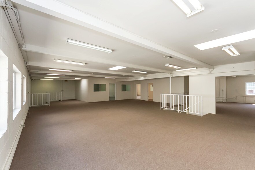 More Photos Of 741 E 14th Pl, Los Angeles Warehouse For Lease