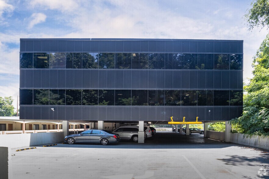 More Photos Of 1165 Northern Blvd, Manhasset Office For Sale