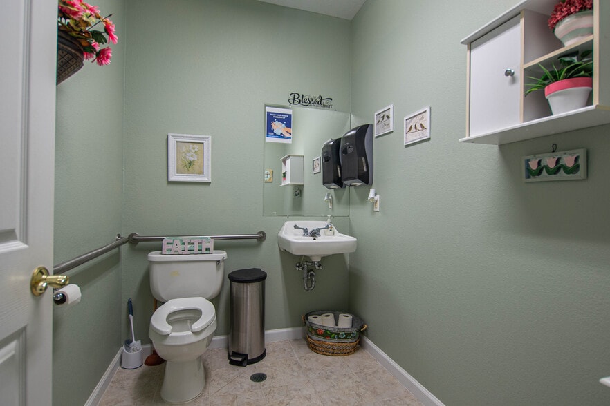 More Photos Of 2419 Broadway St, Mount Vernon Office For Sale