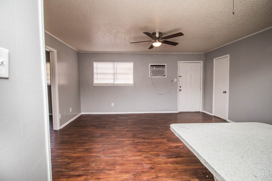 More Photos Of 306 Toledo Ave, Lubbock Apartments For Sale