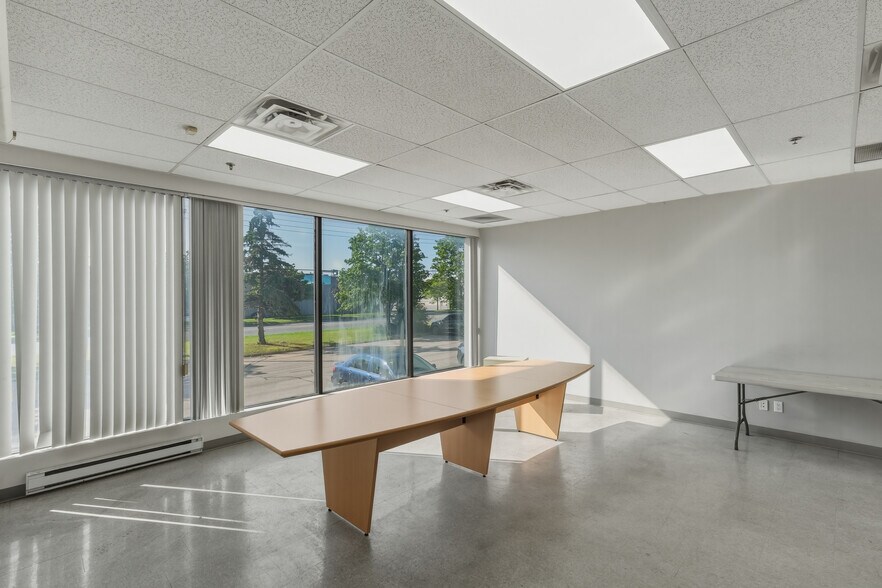 More Photos Of 2001-2045 Drew Rd, Mississauga Warehouse For Lease