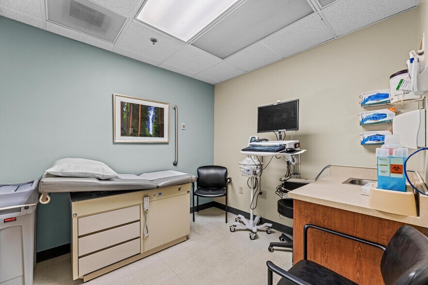 More Photos Of 3810 J St, Sacramento Medical For Lease