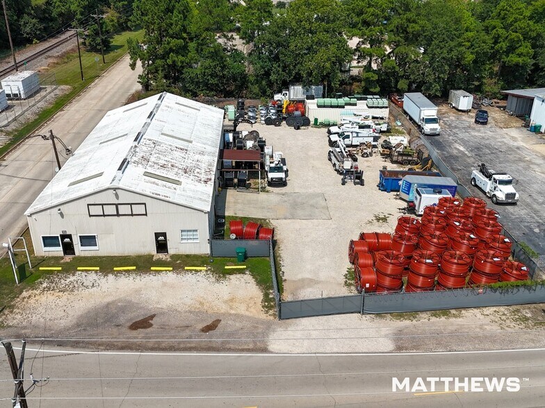 Primary Photo Of 101 Hilbig Rd, Conroe Service For Lease