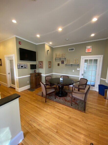 More Photos Of 206 Holland St, Somerville Office For Lease