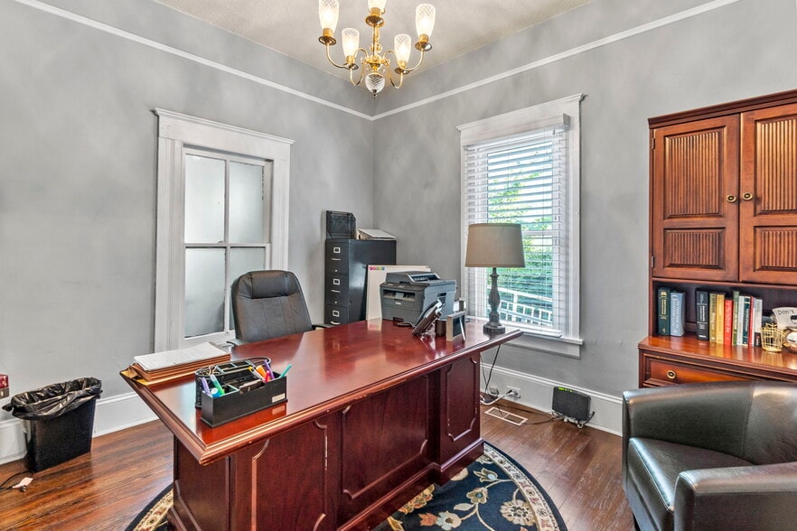 More Photos Of 514 Beatties Ford Rd, Charlotte Office For Lease