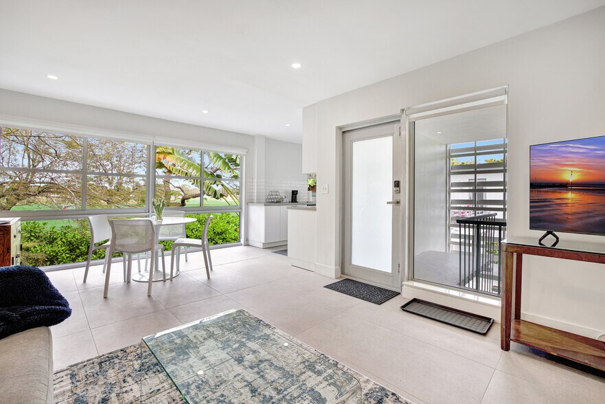 More Photos Of 625 NE 13th Ave, Fort Lauderdale Multifamily For Sale