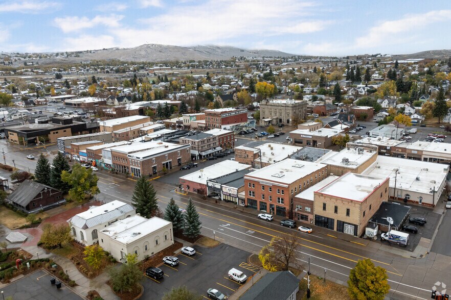 More Photos Of 1011 Front St, Evanston Restaurant For Lease