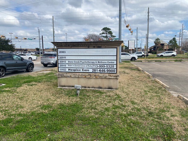 More Photos Of 20903 Kingsland Blvd, Katy Medical For Sale
