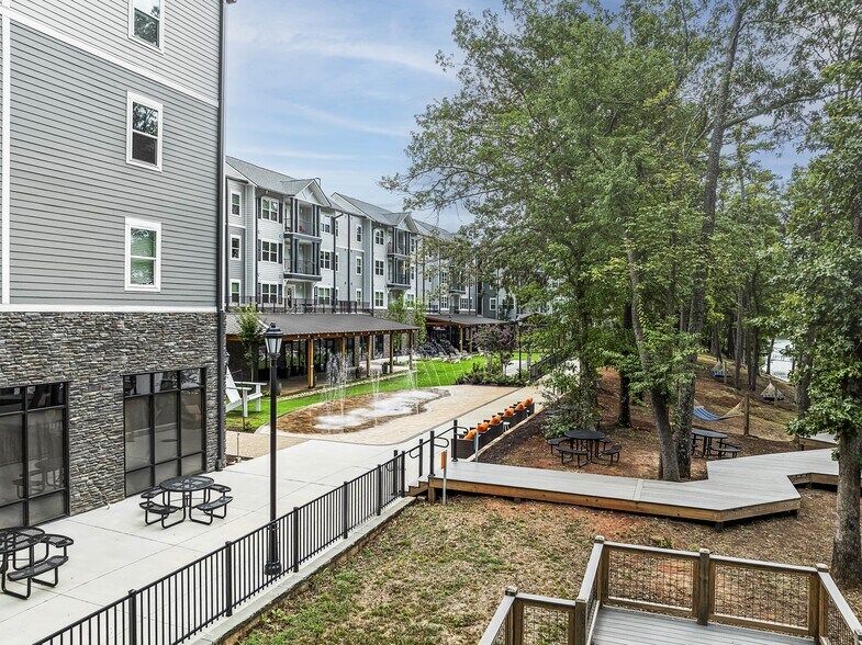 More Photos Of 894 Tiger Blvd, Clemson Apartments For Lease