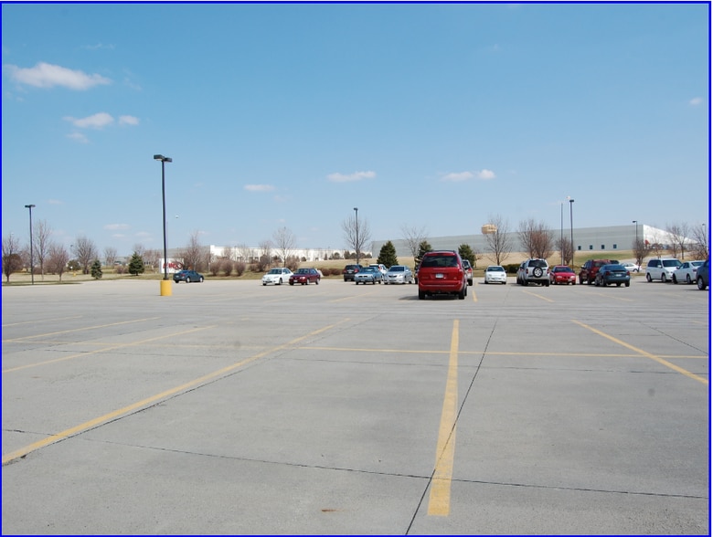 More Photos Of 4230 121st St, Urbandale Land For Lease