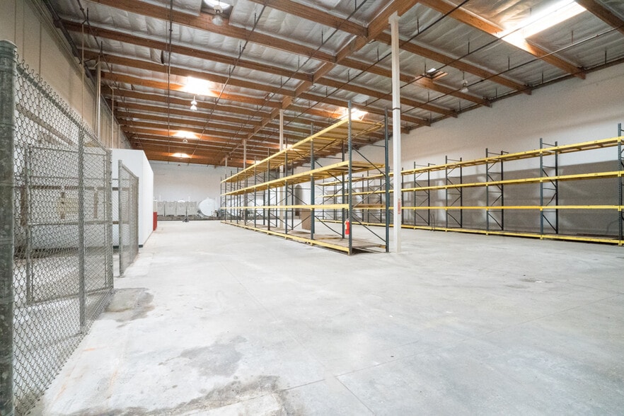 More Photos Of 925 S Lakeview Ave, Placentia Industrial For Sale