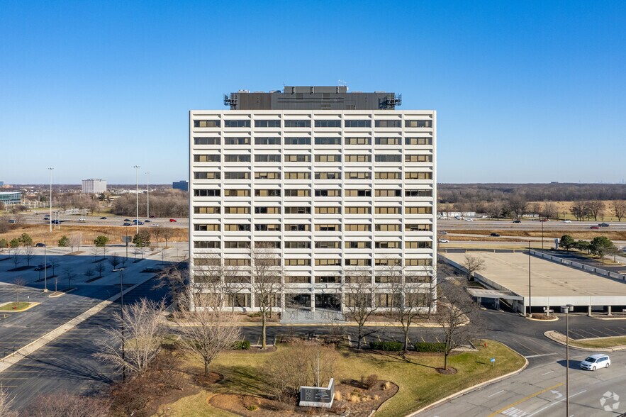 More Photos Of 1051 Perimeter Dr, Schaumburg Office For Lease