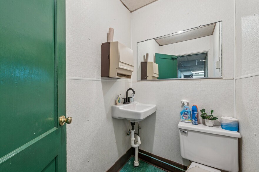 More Photos Of 8557 Mason Dixon Hwy, Meyersdale General Retail For Sale