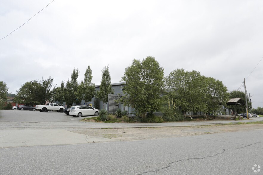 More Photos Of 160 Tracy St, Athens Flex For Lease