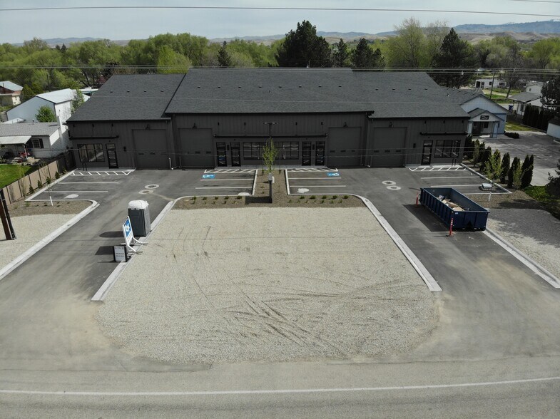 Primary Photo Of 2177 E Dunyon St, Eagle Warehouse For Lease