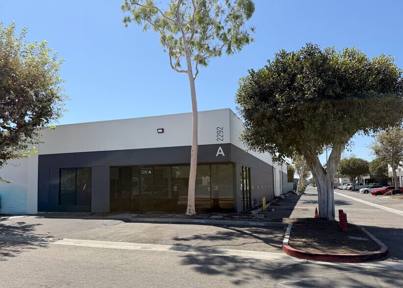 Primary Photo Of 2292 N Batavia St, Orange Warehouse For Sale