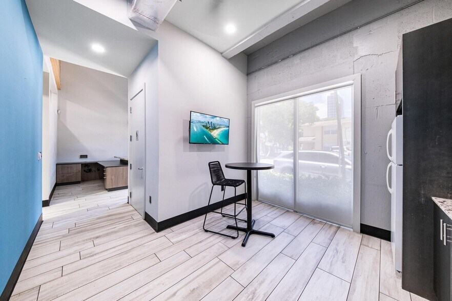 More Photos Of 3305 SW 37th Ave, Miami Office For Sale