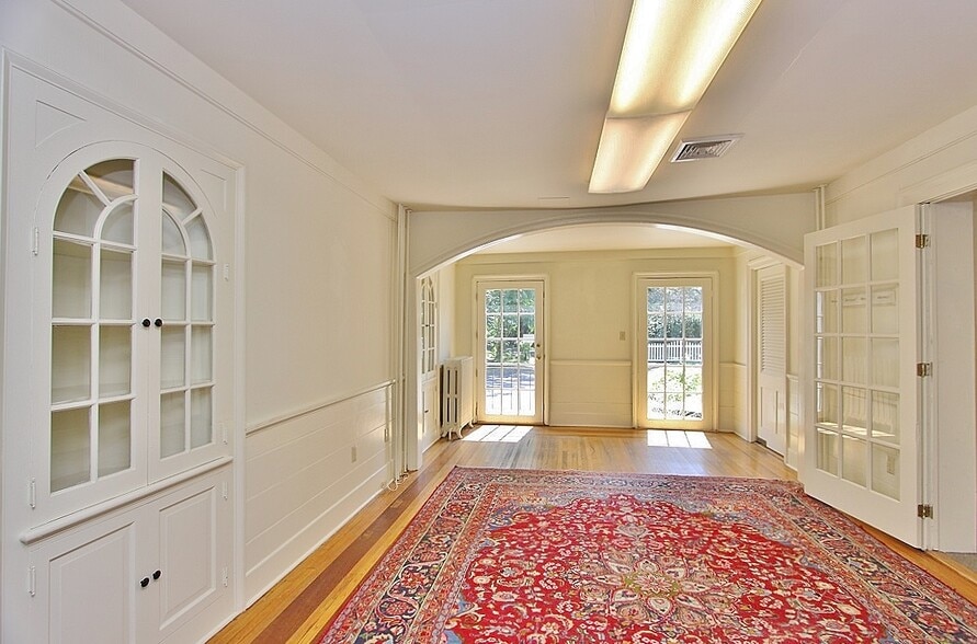 More Photos Of 231 Clinton Ave, Kingston Loft Creative Space For Sale