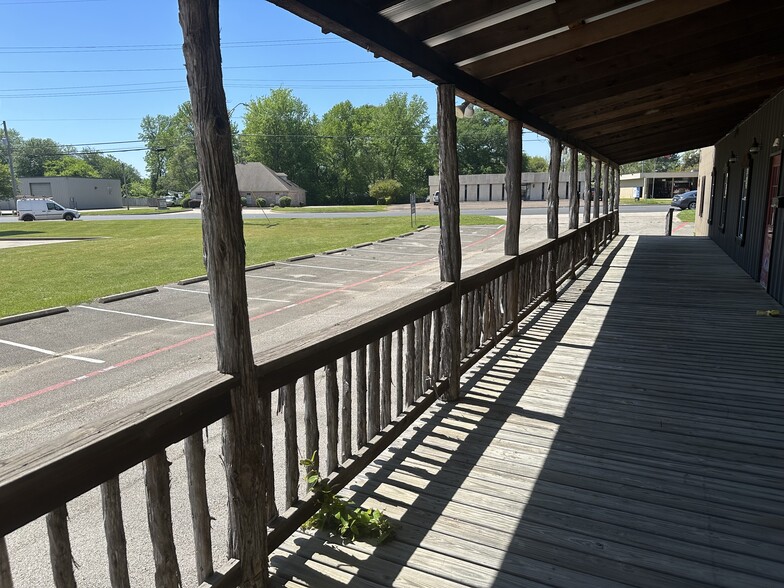 More Photos Of 2718 Gilmer Rd, Longview Restaurant For Lease