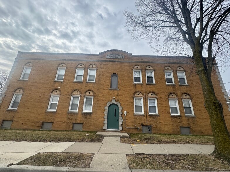 More Photos Of 1027 E Center St, Milwaukee Apartments For Sale