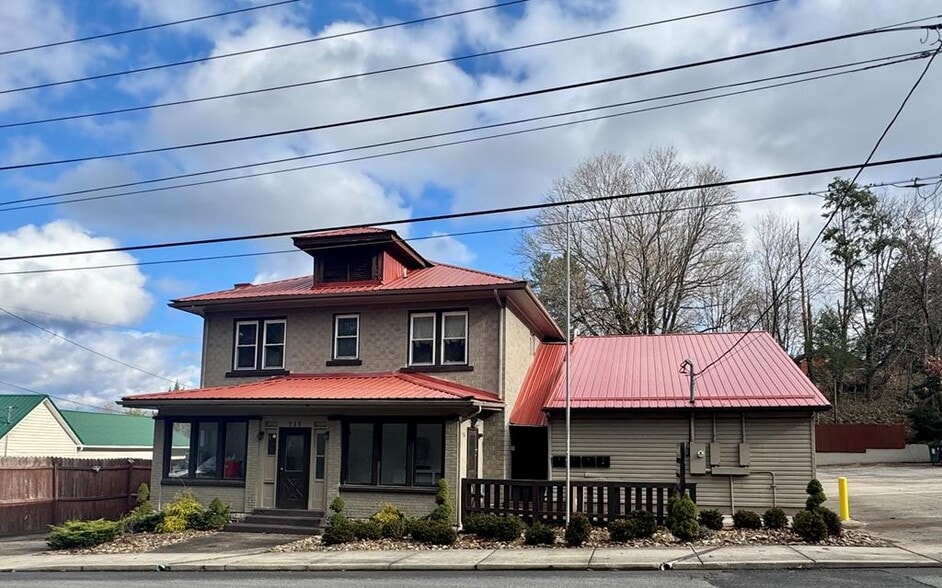 More Photos Of 715 N Kanawha St, Beckley Freestanding For Lease