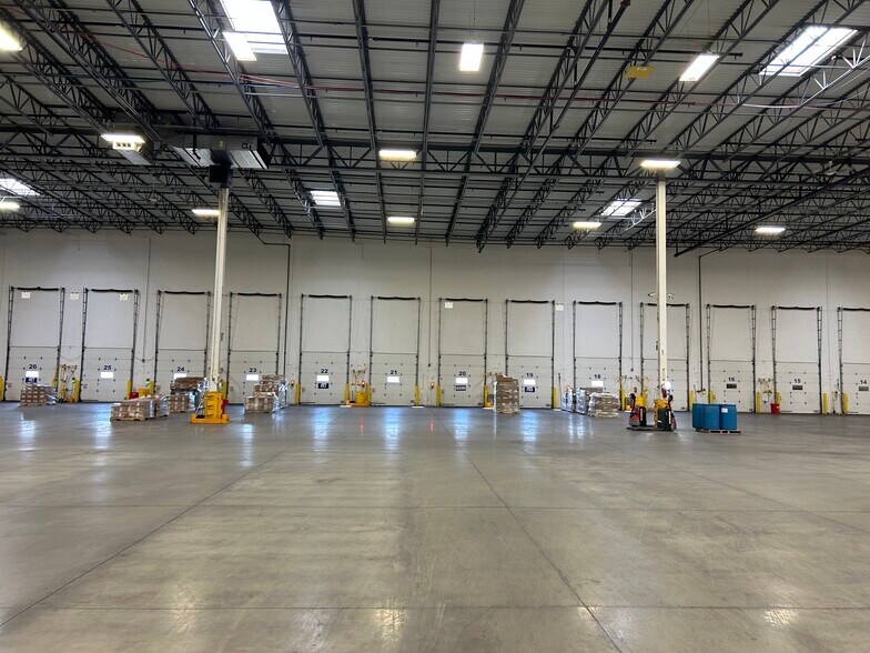 More Photos Of 15 Ritter Way, Lebanon Manufacturing For Lease