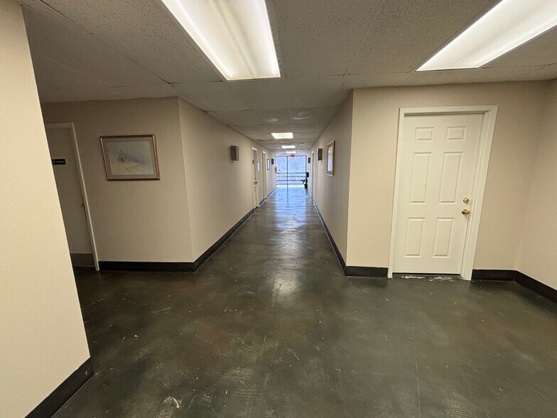 More Photos Of 1912 W Anderson Ln, Austin Office For Lease