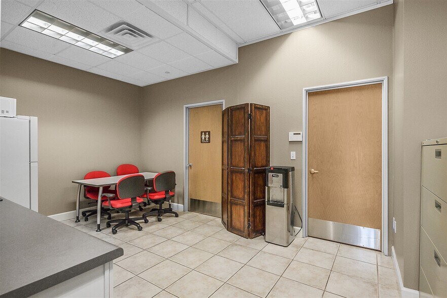 More Photos Of 6785 Eastern Ave, Las Vegas Office For Sale