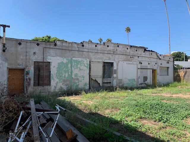 More Photos Of 2003-2011 Main St, Santa Monica Freestanding For Sale