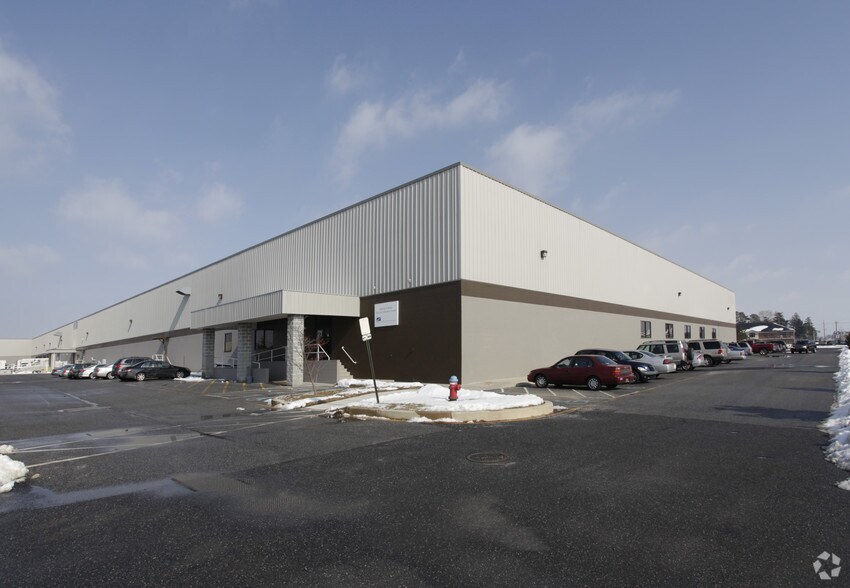 More Photos Of 35 Commerce Way, Dover Warehouse For Lease