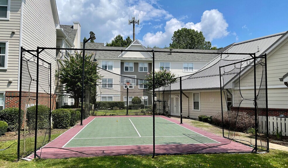 More Photos Of 4910 W Monkhouse Dr, Shreveport Hotel For Sale