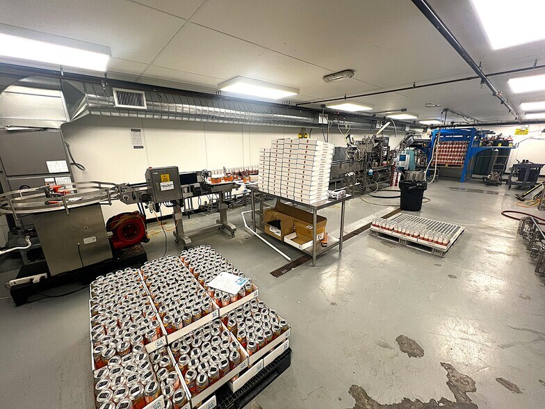 More Photos Of 6329 Pine St, Las Vegas Warehouse For Sale