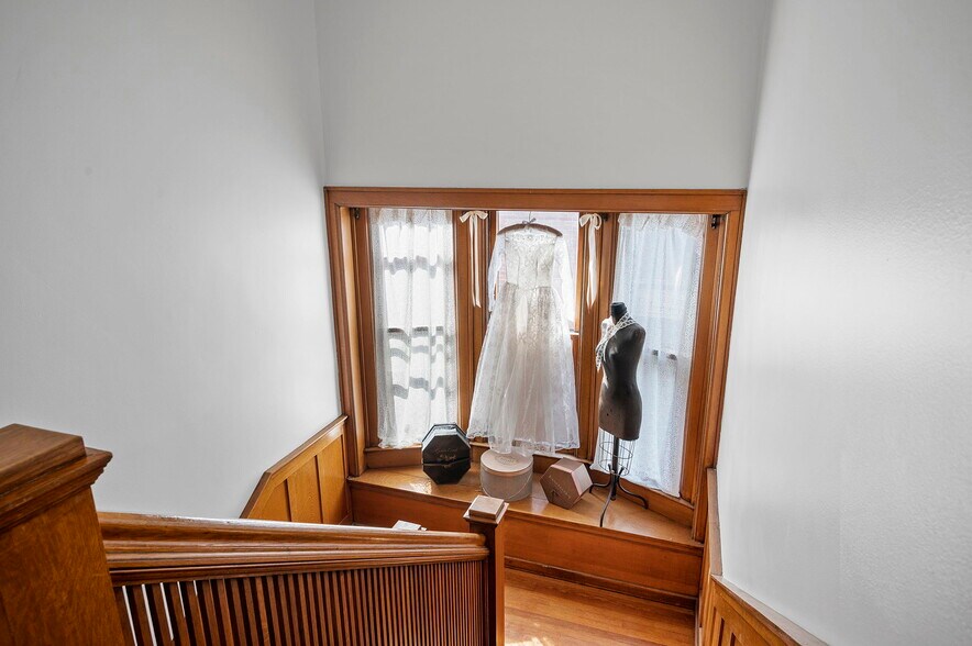 More Photos Of 610 W Washington St, Sandusky Specialty For Sale