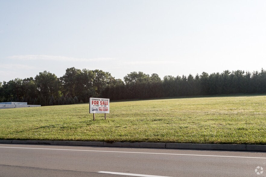 More Photos Of 1330 N Hermitage Rd, Hermitage Land For Lease