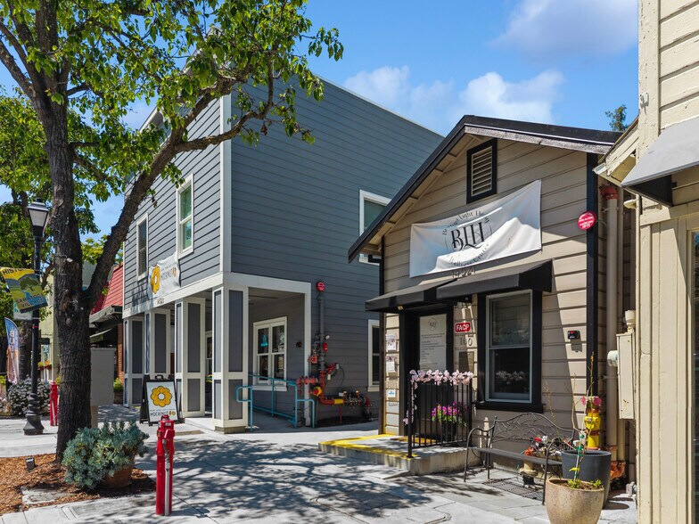 More Photos Of , Saratoga General Retail For Sale