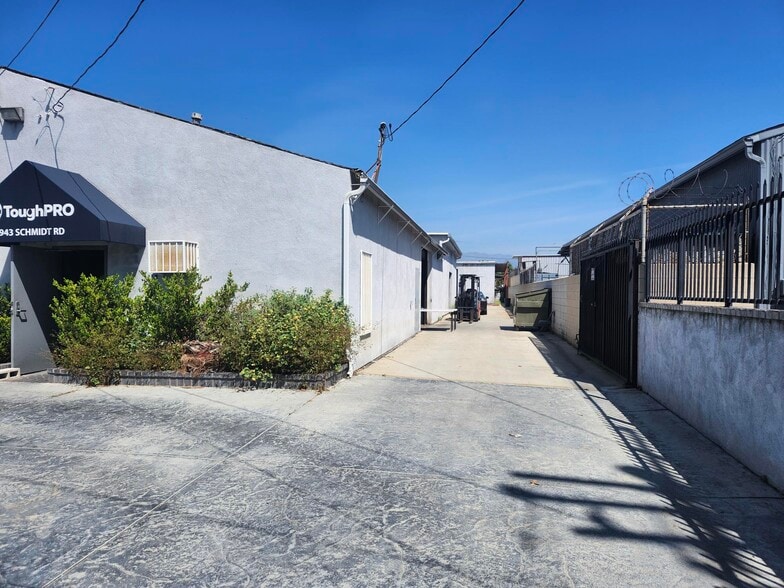 More Photos Of 10943 Schmidt Rd, South El Monte Light Manufacturing For Sale