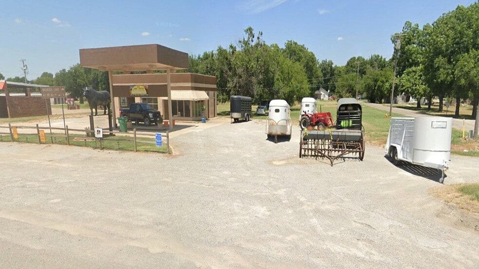 Primary Photo Of 7971 US Highway 70, Waurika Auto Repair For Sale