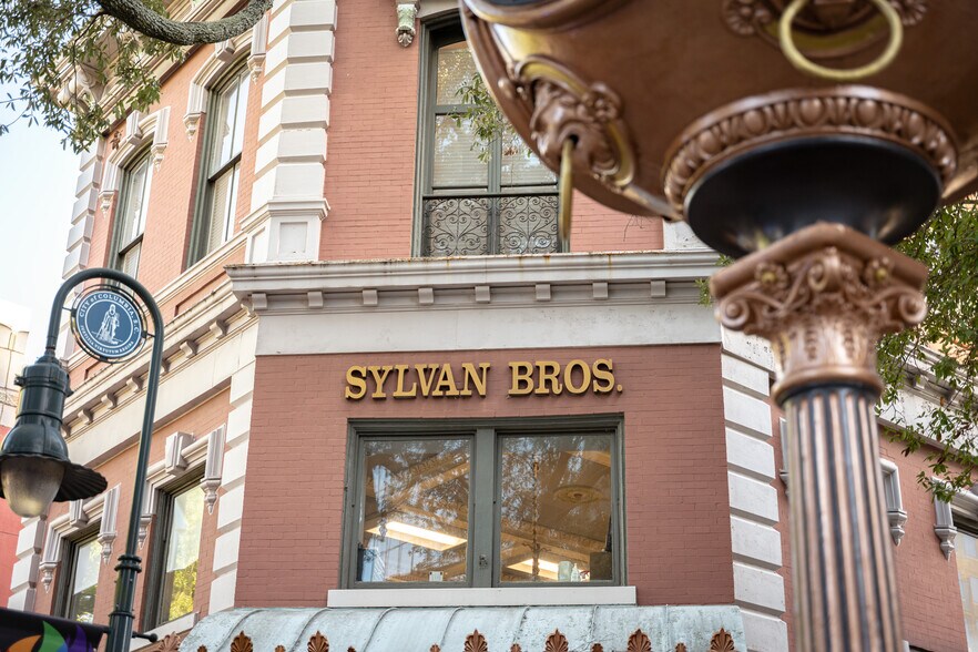 More Photos Of 1500 Main St, Columbia General Retail For Lease