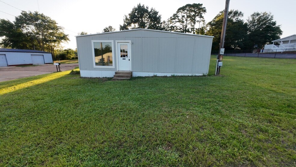 Primary Photo Of 1101 US-59, Queen City Office For Sale