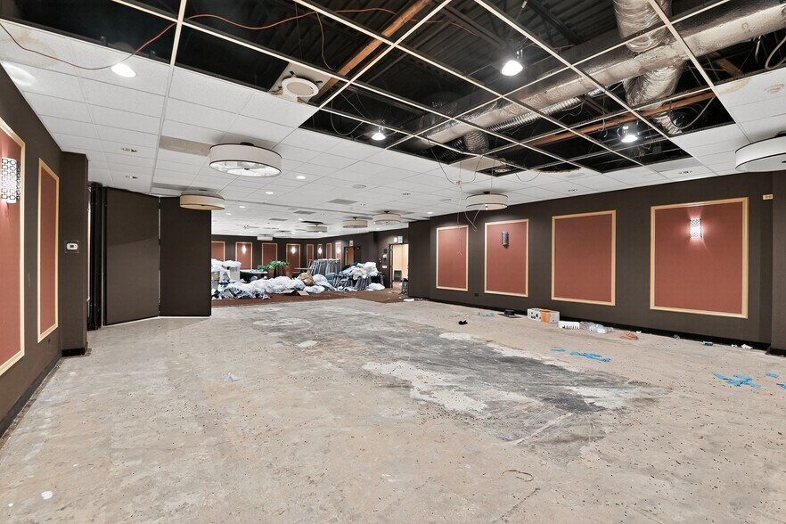 More Photos Of 1550 E Dundee Rd, Palatine Hotel For Sale