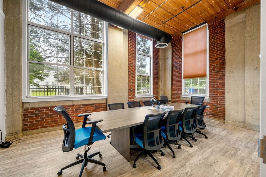 More Photos Of 16 Haverhill St, Andover Loft Creative Space For Lease