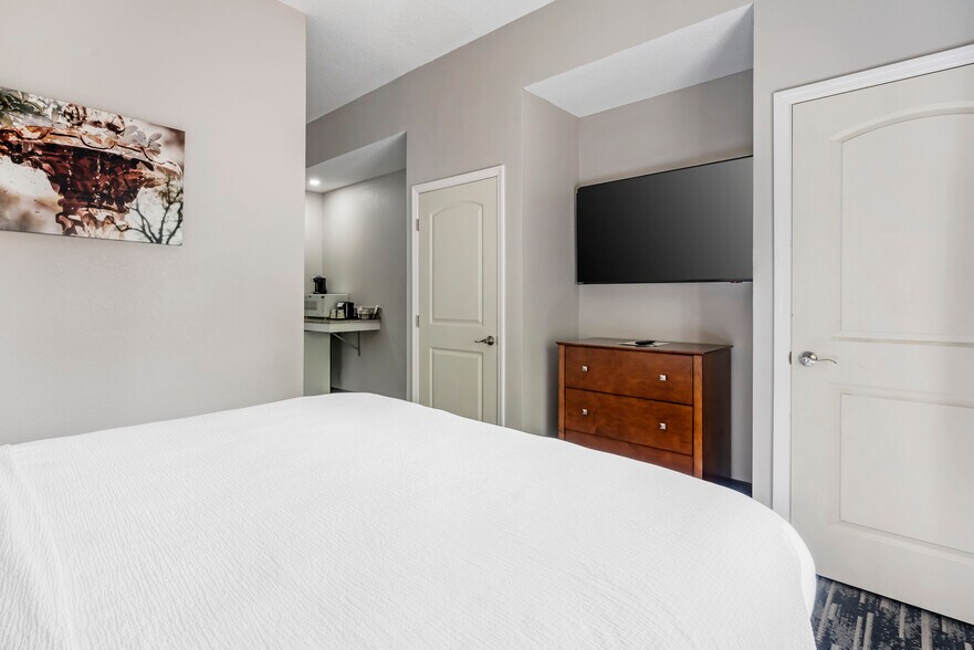 More Photos Of 1899 Winderly Ln, Pickerington Hotel For Sale