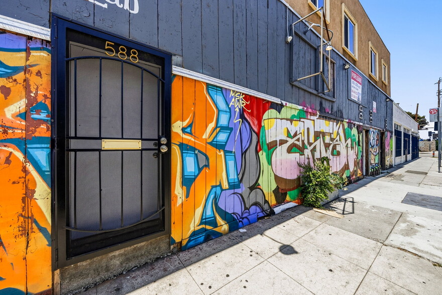 More Photos Of 586 W Avenue 28, Los Angeles Warehouse For Lease
