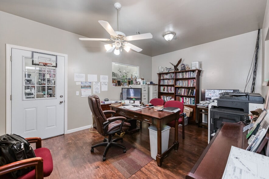 More Photos Of 137 N L St, Dinuba Storefront Retail Residential For Sale