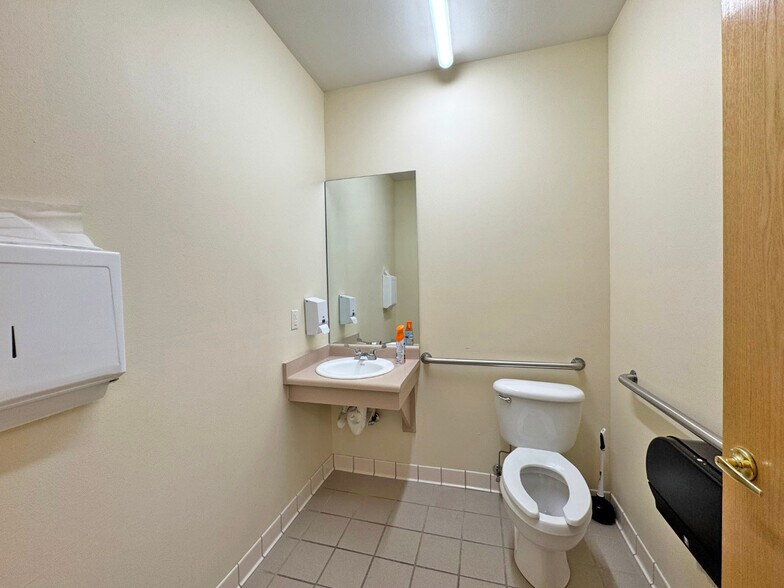 More Photos Of 2154-2162 W Eisenhower Blvd, Loveland Office For Sale