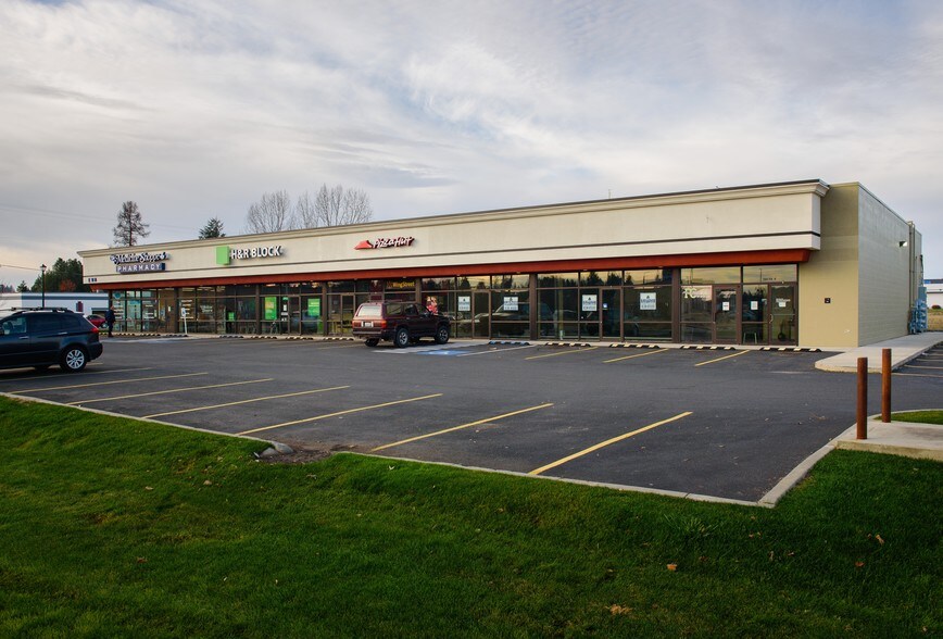 More Photos Of 11 E H St, Deer Park Unknown For Lease